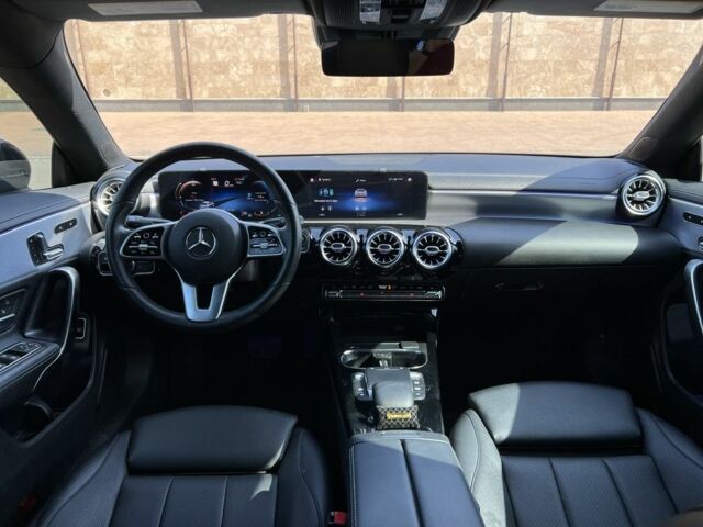 Синий Мерседес 250, объемом двигателя 2 л и пробегом 141 тыс. км за 27500 $, фото 5 на Automoto.ua