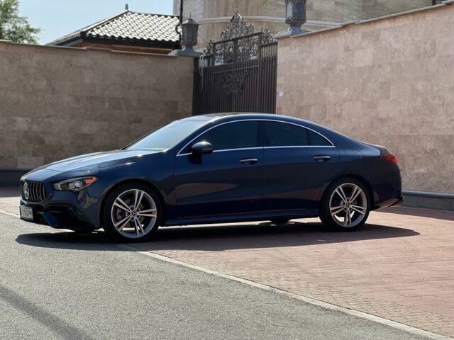 Синий Мерседес 250, объемом двигателя 2 л и пробегом 141 тыс. км за 27500 $, фото 2 на Automoto.ua