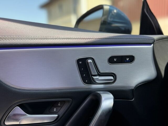 Синий Мерседес 250, объемом двигателя 2 л и пробегом 141 тыс. км за 27500 $, фото 9 на Automoto.ua