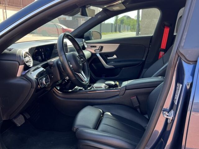 Синий Мерседес 250, объемом двигателя 2 л и пробегом 141 тыс. км за 27500 $, фото 6 на Automoto.ua