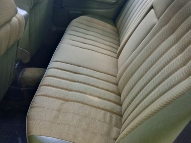 Зелений Мерседес 250, об'ємом двигуна 2.5 л та пробігом 210 тис. км за 3000 $, фото 5 на Automoto.ua