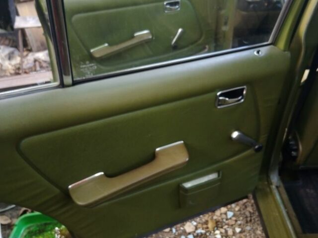 Зелений Мерседес 250, об'ємом двигуна 2.5 л та пробігом 210 тис. км за 3000 $, фото 4 на Automoto.ua