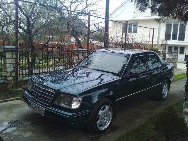 Зелений Мерседес 250, об'ємом двигуна 2.5 л та пробігом 299 тис. км за 4875 $, фото 14 на Automoto.ua