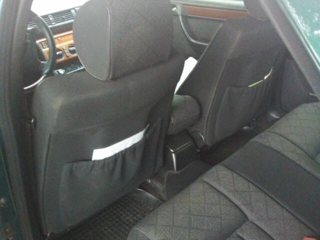 Зелений Мерседес 250, об'ємом двигуна 2.5 л та пробігом 299 тис. км за 4875 $, фото 9 на Automoto.ua