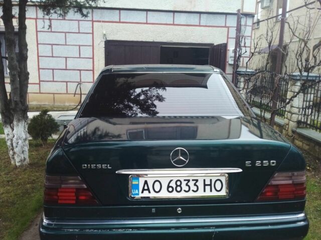 Зелений Мерседес 250, об'ємом двигуна 2.5 л та пробігом 299 тис. км за 4875 $, фото 20 на Automoto.ua