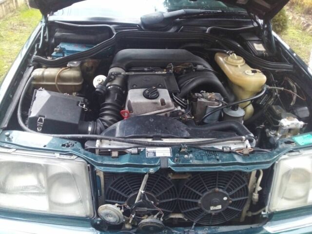 Зелений Мерседес 250, об'ємом двигуна 2.5 л та пробігом 299 тис. км за 4875 $, фото 13 на Automoto.ua