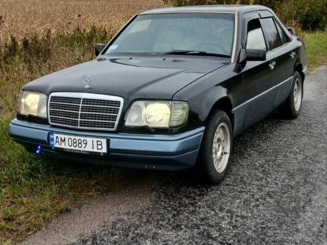 Черный Мерседес 260, объемом двигателя 2.6 л и пробегом 551 тыс. км за 3200 $, фото 1 на Automoto.ua