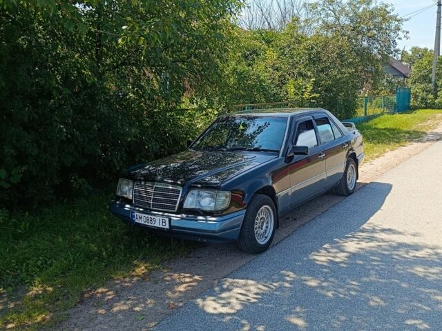 Черный Мерседес 260, объемом двигателя 2.6 л и пробегом 551 тыс. км за 3200 $, фото 3 на Automoto.ua