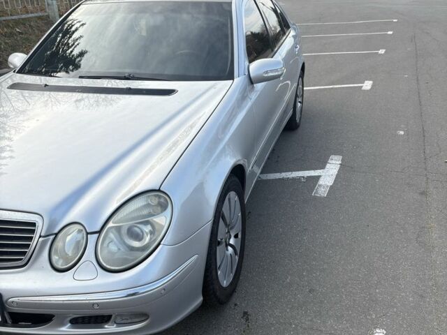 Серый Мерседес 260, объемом двигателя 2.6 л и пробегом 300 тыс. км за 6800 $, фото 1 на Automoto.ua