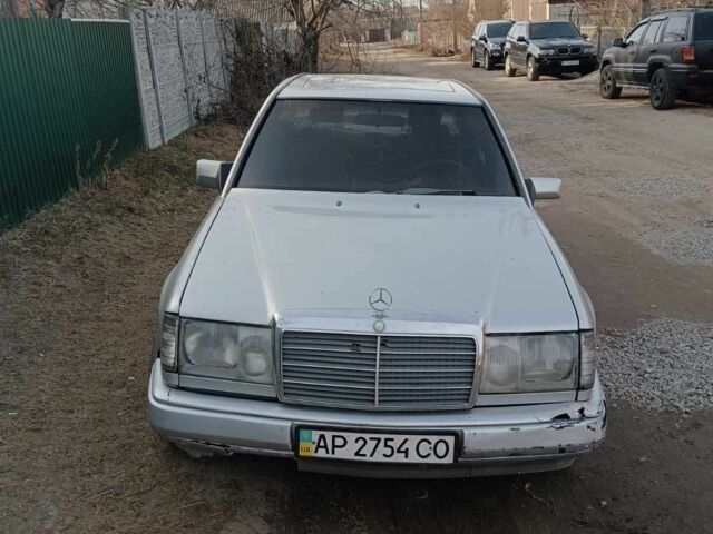 Сірий Мерседес 260, об'ємом двигуна 2.6 л та пробігом 400 тис. км за 600 $, фото 2 на Automoto.ua