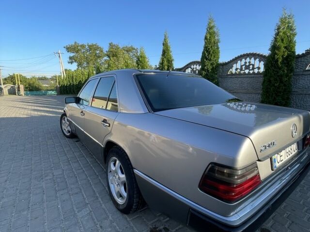 Сірий Мерседес 260, об'ємом двигуна 2.6 л та пробігом 400 тис. км за 2700 $, фото 5 на Automoto.ua