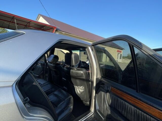 Сірий Мерседес 260, об'ємом двигуна 2.6 л та пробігом 400 тис. км за 2700 $, фото 4 на Automoto.ua