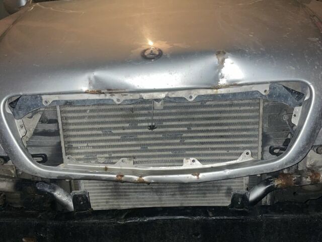 Серый Мерседес 260, объемом двигателя 2.7 л и пробегом 26 тыс. км за 4000 $, фото 1 на Automoto.ua