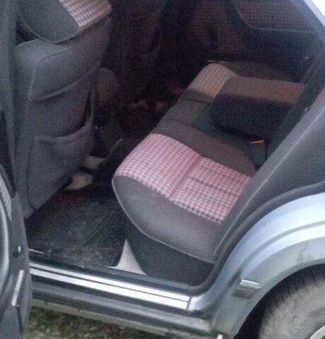 Синій Мерседес 260, об'ємом двигуна 2.5 л та пробігом 256 тис. км за 2500 $, фото 6 на Automoto.ua