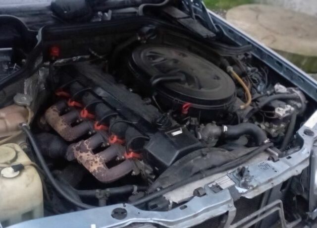 Синій Мерседес 260, об'ємом двигуна 2.5 л та пробігом 256 тис. км за 2500 $, фото 1 на Automoto.ua