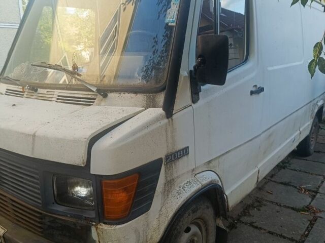 Белый Мерседес 280, объемом двигателя 0 л и пробегом 510 тыс. км за 1500 $, фото 1 на Automoto.ua