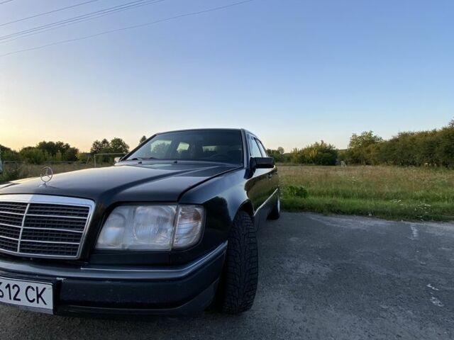 Черный Мерседес 280, объемом двигателя 2.8 л и пробегом 450 тыс. км за 2500 $, фото 1 на Automoto.ua