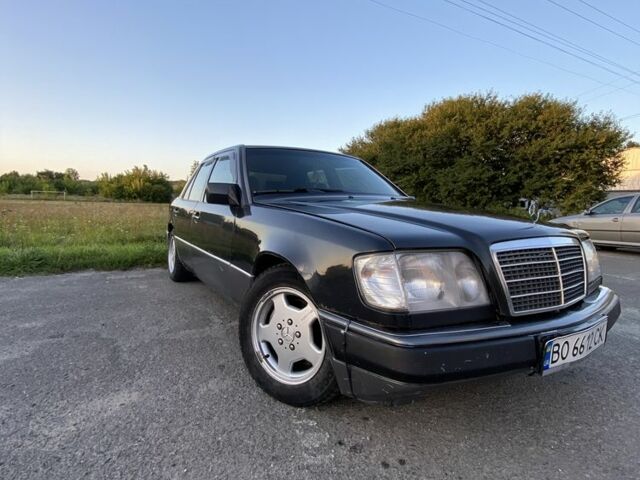 Черный Мерседес 280, объемом двигателя 2.8 л и пробегом 450 тыс. км за 2500 $, фото 2 на Automoto.ua