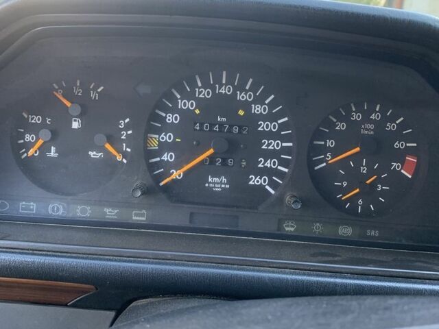 Чорний Мерседес 280, об'ємом двигуна 2.8 л та пробігом 404 тис. км за 2600 $, фото 3 на Automoto.ua