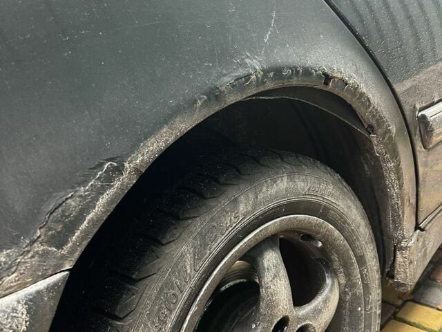 Чорний Мерседес 280, об'ємом двигуна 2.8 л та пробігом 3 тис. км за 2950 $, фото 4 на Automoto.ua