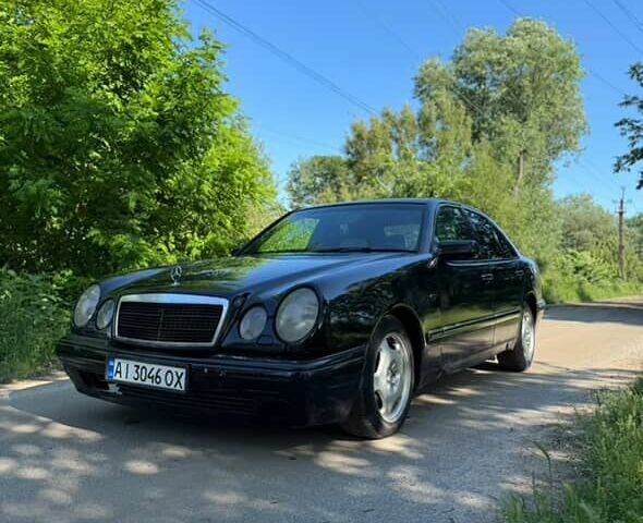 Чорний Мерседес 280, об'ємом двигуна 2.8 л та пробігом 300 тис. км за 1600 $, фото 1 на Automoto.ua