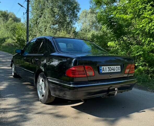 Чорний Мерседес 280, об'ємом двигуна 2.8 л та пробігом 300 тис. км за 1600 $, фото 2 на Automoto.ua