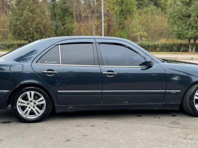 Чорний Мерседес 280, об'ємом двигуна 2.8 л та пробігом 300 тис. км за 1800 $, фото 3 на Automoto.ua