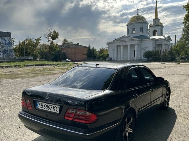 Черный Мерседес 280, объемом двигателя 2.8 л и пробегом 335 тыс. км за 4000 $, фото 5 на Automoto.ua