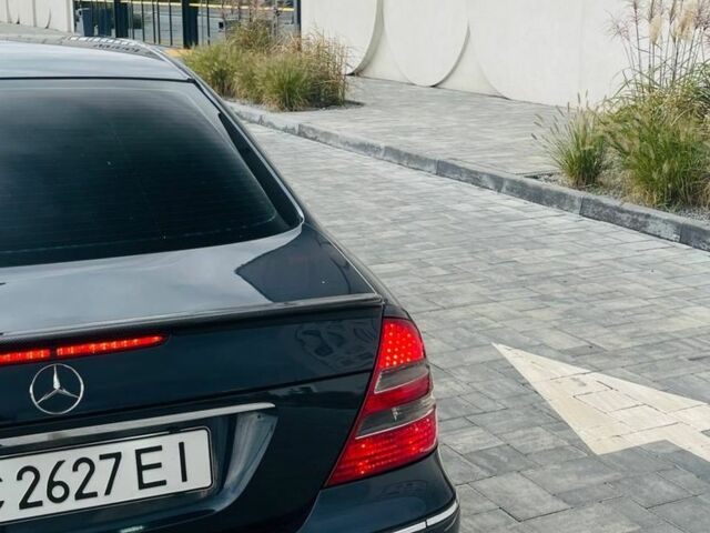 Черный Мерседес 280, объемом двигателя 3.2 л и пробегом 401 тыс. км за 11000 $, фото 3 на Automoto.ua