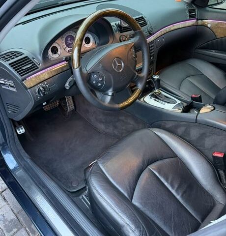 Черный Мерседес 280, объемом двигателя 3.2 л и пробегом 401 тыс. км за 11000 $, фото 9 на Automoto.ua