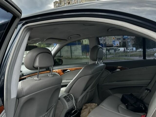 Черный Мерседес 280, объемом двигателя 2.7 л и пробегом 298 тыс. км за 4800 $, фото 7 на Automoto.ua