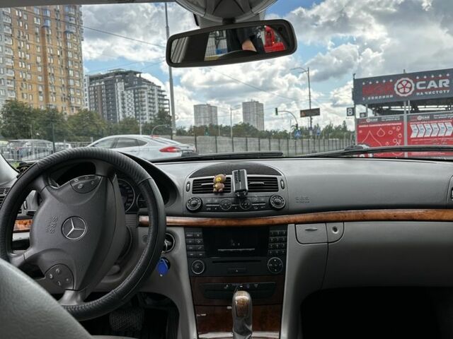 Черный Мерседес 280, объемом двигателя 2.7 л и пробегом 298 тыс. км за 4800 $, фото 6 на Automoto.ua