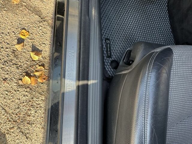 Чорний Мерседес 280, об'ємом двигуна 3 л та пробігом 355 тис. км за 9299 $, фото 22 на Automoto.ua