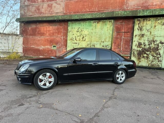 Чорний Мерседес 280, об'ємом двигуна 3 л та пробігом 355 тис. км за 9299 $, фото 7 на Automoto.ua