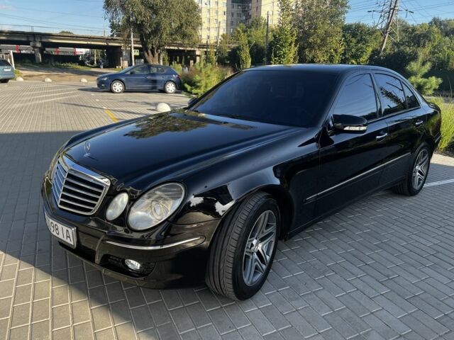 Черный Мерседес 280, объемом двигателя 3 л и пробегом 295 тыс. км за 9499 $, фото 2 на Automoto.ua