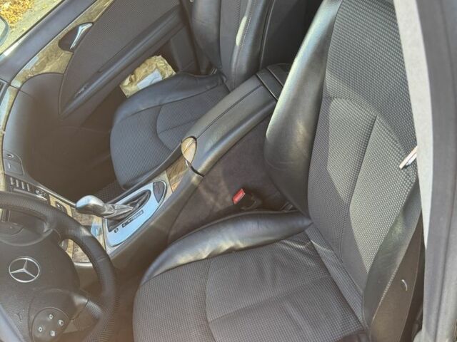 Чорний Мерседес 280, об'ємом двигуна 3 л та пробігом 355 тис. км за 9299 $, фото 15 на Automoto.ua