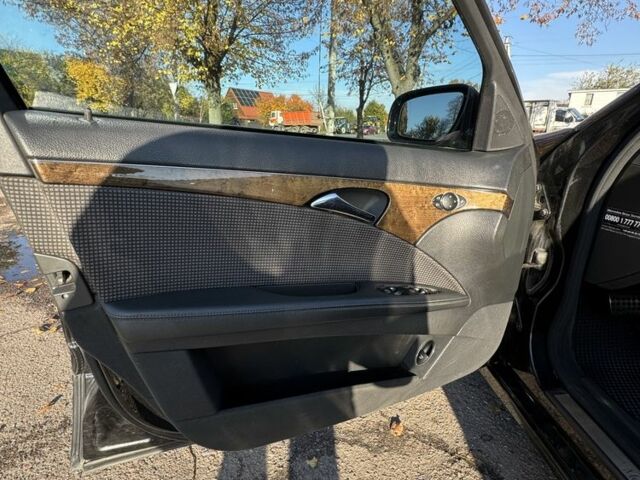 Чорний Мерседес 280, об'ємом двигуна 3 л та пробігом 355 тис. км за 9299 $, фото 18 на Automoto.ua