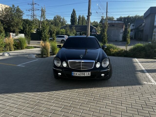 Черный Мерседес 280, объемом двигателя 3 л и пробегом 295 тыс. км за 9499 $, фото 1 на Automoto.ua