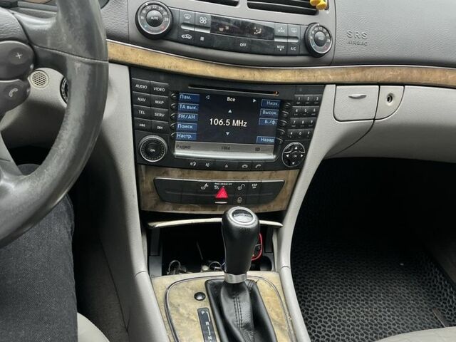 Черный Мерседес 280, объемом двигателя 3 л и пробегом 352 тыс. км за 7200 $, фото 7 на Automoto.ua