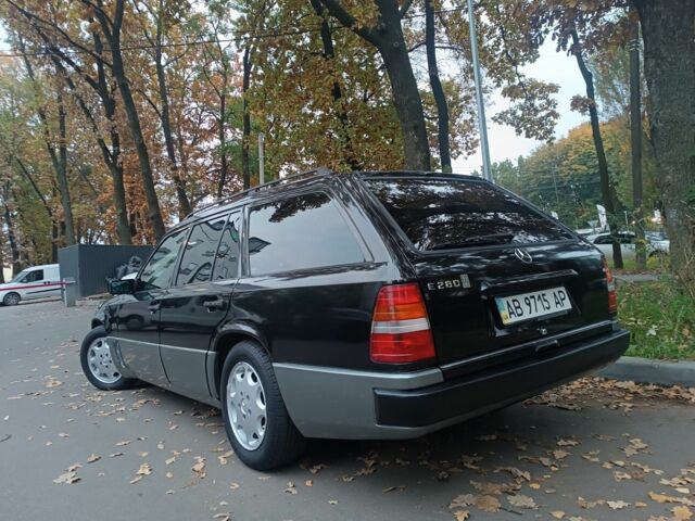Чорний Мерседес 280, об'ємом двигуна 2.8 л та пробігом 270 тис. км за 4000 $, фото 4 на Automoto.ua
