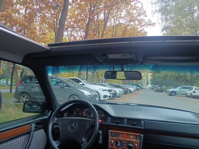 Чорний Мерседес 280, об'ємом двигуна 2.8 л та пробігом 270 тис. км за 4000 $, фото 9 на Automoto.ua