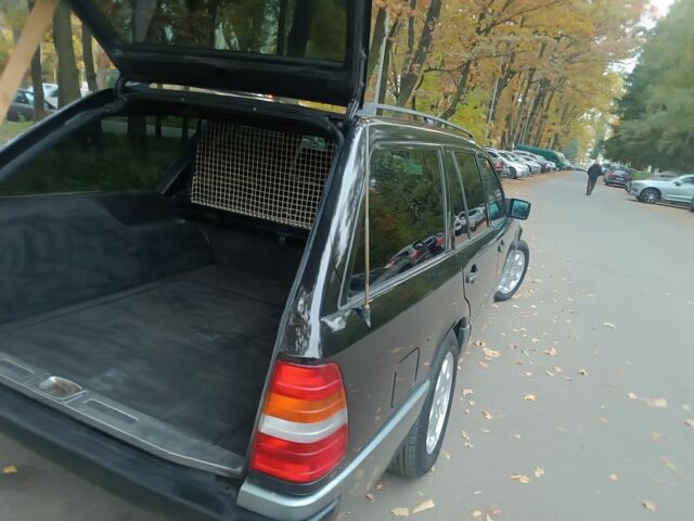 Чорний Мерседес 280, об'ємом двигуна 2.8 л та пробігом 270 тис. км за 4000 $, фото 16 на Automoto.ua