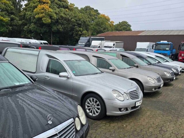 Черный Мерседес 280, объемом двигателя 2.8 л и пробегом 232 тыс. км за 25718 $, фото 7 на Automoto.ua