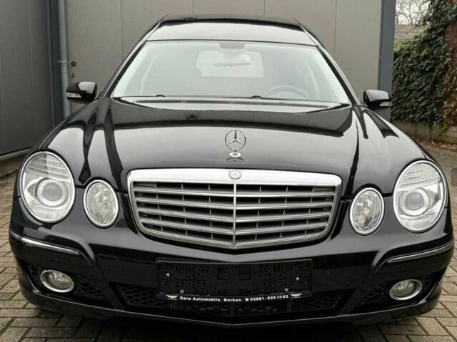 Черный Мерседес 280, объемом двигателя 2.8 л и пробегом 232 тыс. км за 25718 $, фото 1 на Automoto.ua