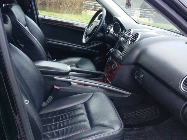 Чорний Мерседес 280, об'ємом двигуна 3 л та пробігом 298 тис. км за 11000 $, фото 5 на Automoto.ua