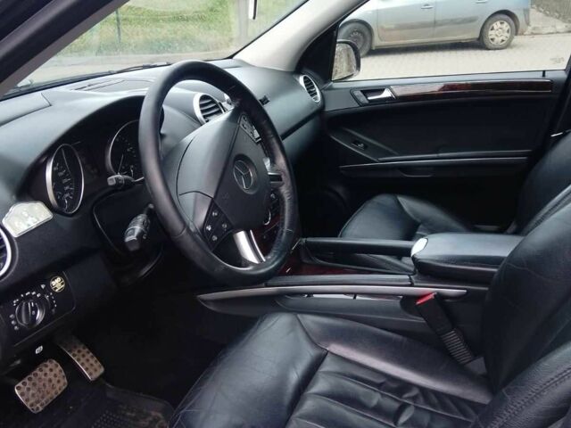 Чорний Мерседес 280, об'ємом двигуна 3 л та пробігом 298 тис. км за 11000 $, фото 4 на Automoto.ua