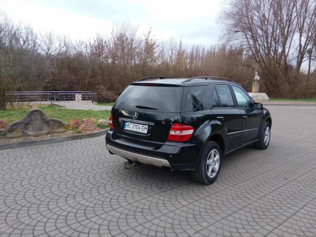 Чорний Мерседес 280, об'ємом двигуна 3 л та пробігом 298 тис. км за 11000 $, фото 3 на Automoto.ua