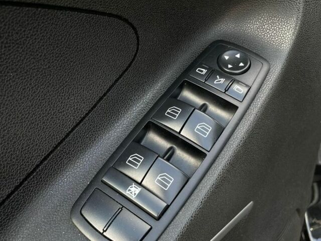 Черный Мерседес 280, объемом двигателя 3 л и пробегом 306 тыс. км за 11500 $, фото 13 на Automoto.ua