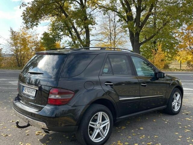 Черный Мерседес 280, объемом двигателя 3 л и пробегом 306 тыс. км за 11500 $, фото 5 на Automoto.ua