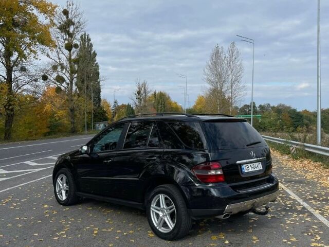 Черный Мерседес 280, объемом двигателя 3 л и пробегом 306 тыс. км за 11500 $, фото 3 на Automoto.ua